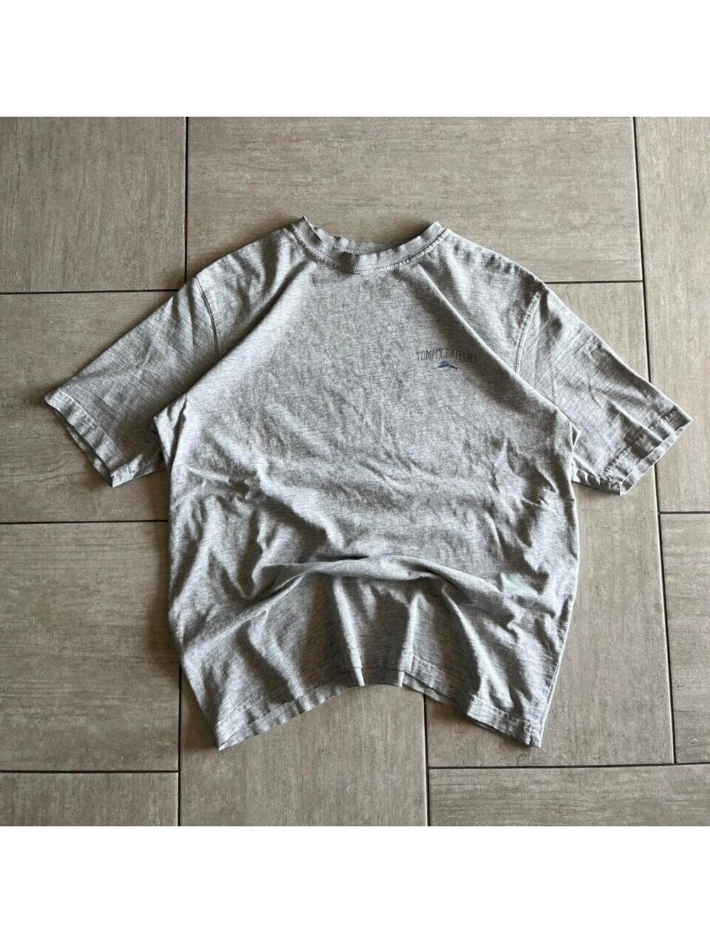 Tommy Bahama Relax  Gray Red White & Brew Size M
